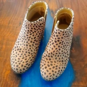 Cat & Jack size 1 girls boots